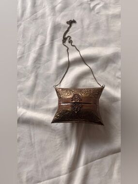 Vintage Embossed Bronze-Tone Metal Clutch with Chain